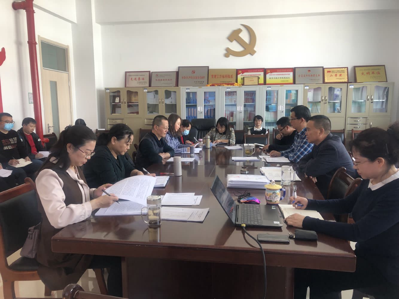 中心组学习扩大会.jpg